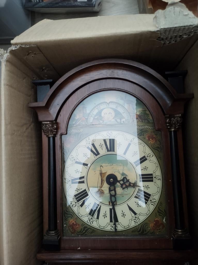 Friese hangklok met Atlasbeelden, Antiek en Kunst, Antiek | Klokken, Ophalen