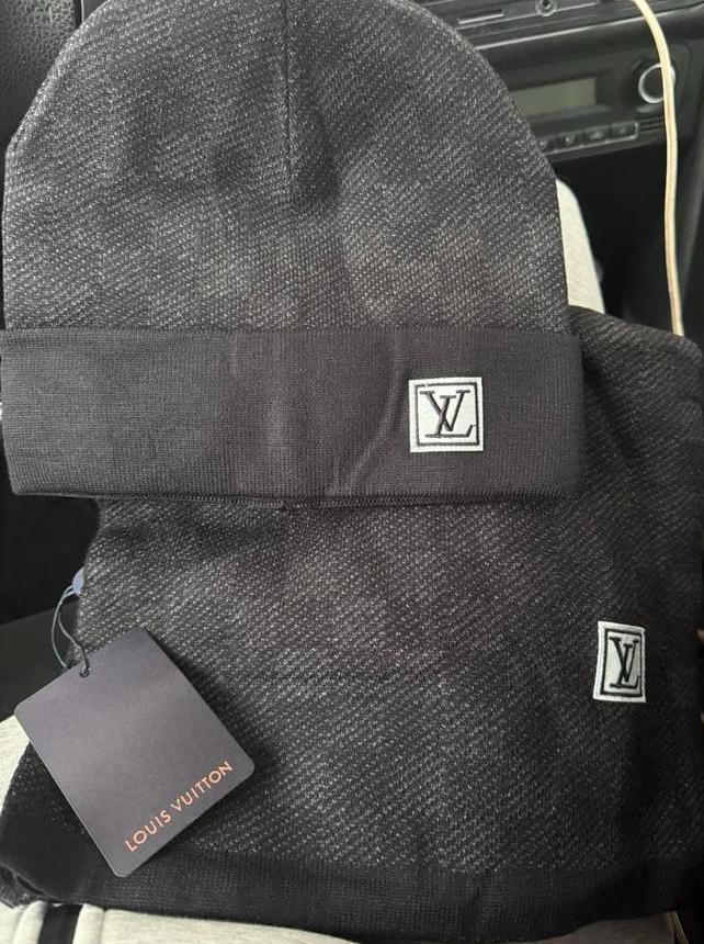 Louis vuitton muts en sjaal set, Ophalen of Verzenden, Zo goed als nieuw, Overige maten, Muts