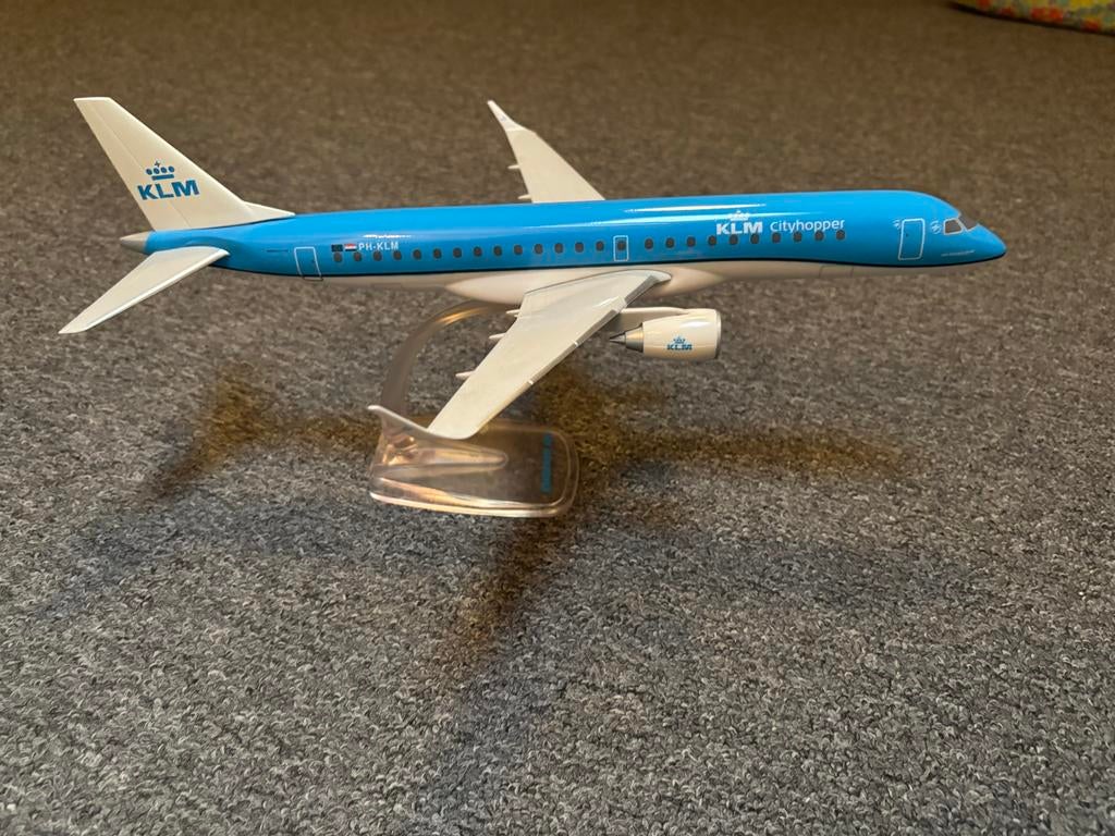 KLM Cityhopper Embraer 190 Schaalmodel, Ophalen, Zo goed als nieuw, Schaalmodel