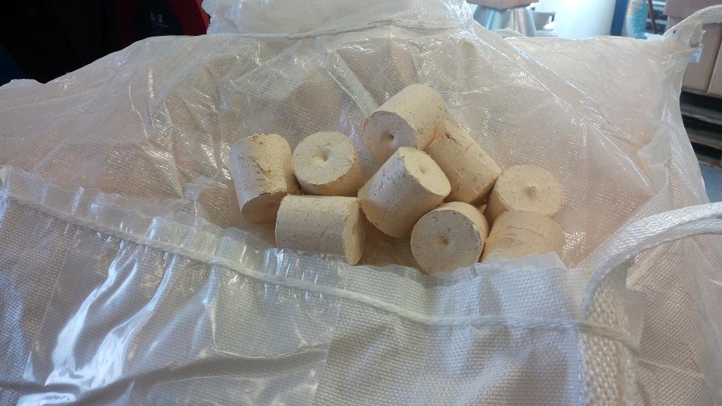 briketten, haardhout, Minder dan 3 m³, Ophalen, Overige houtsoorten