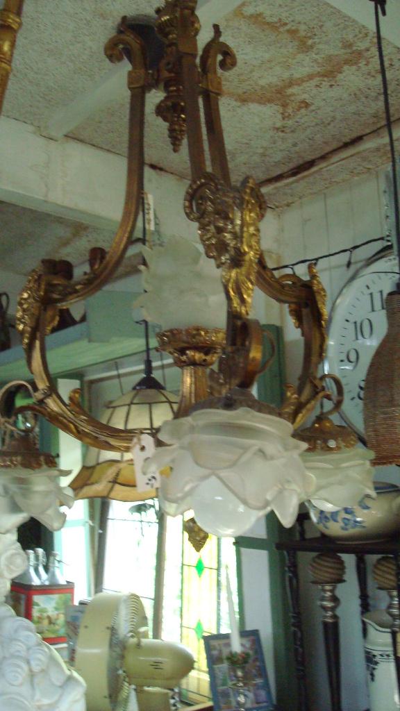 prachtige bronzen lamp  met glazen kapjes, Antiek en Kunst, Antiek | Lampen, Ophalen