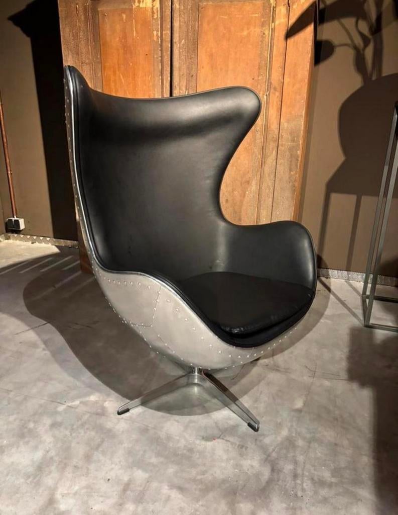 Egg Chair /draaifauteuil Aviator in topstaat, Huis en Inrichting, 75 tot 100 cm, Zo goed als nieuw, Timothy oulton, 50 tot 75 cm