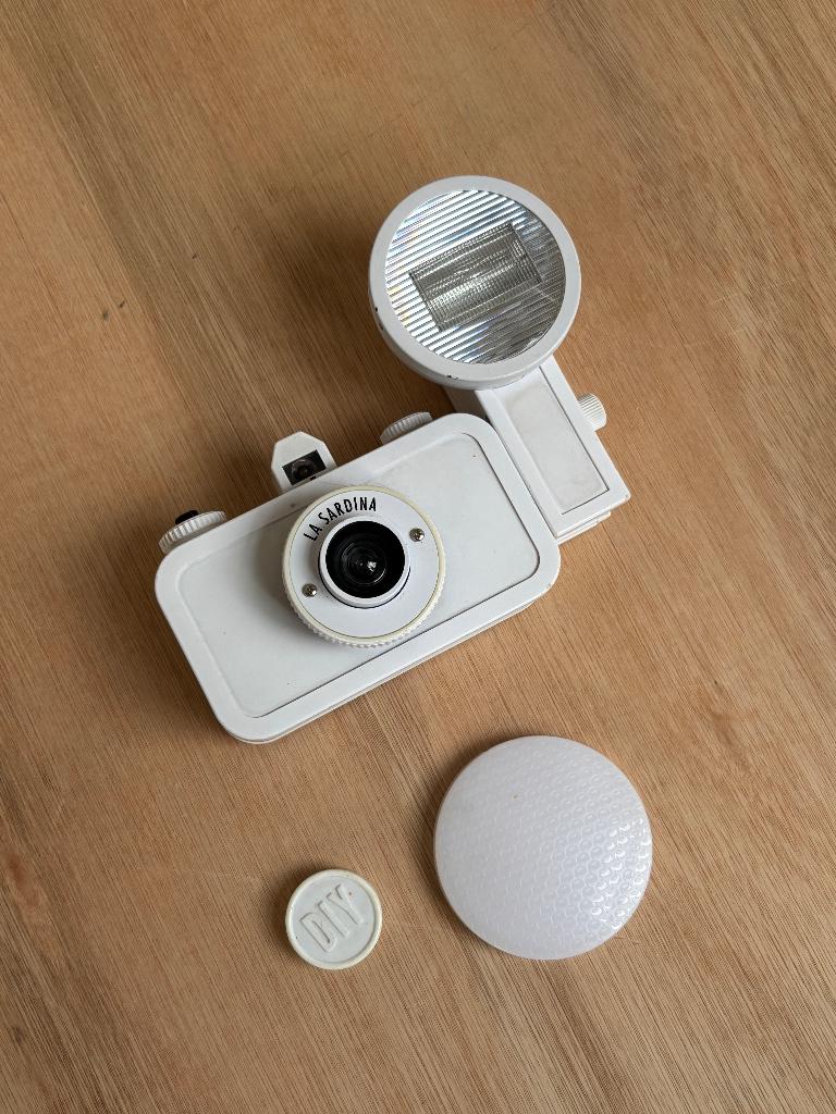 Lomography La Sardina camera, Ophalen of Verzenden, Zo goed als nieuw, Compact, Overige Merken