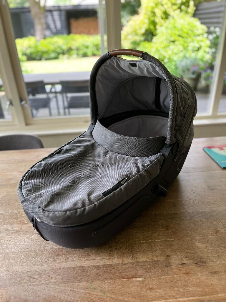 Mutsy iGO Urban Nomad kinderwagen + accessoires, Ophalen of Verzenden, Zo goed als nieuw, Combiwagen, Met reiswieg