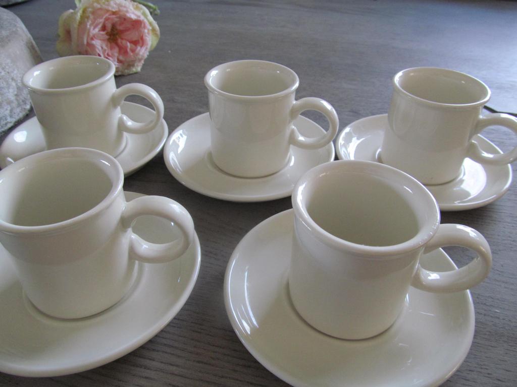 5 Midwinter Stonehenge Plain White Kop en Schotels, Huis en Inrichting, Keuken | Servies, Zo goed als nieuw, Kop(pen) en/of Schotel(s)