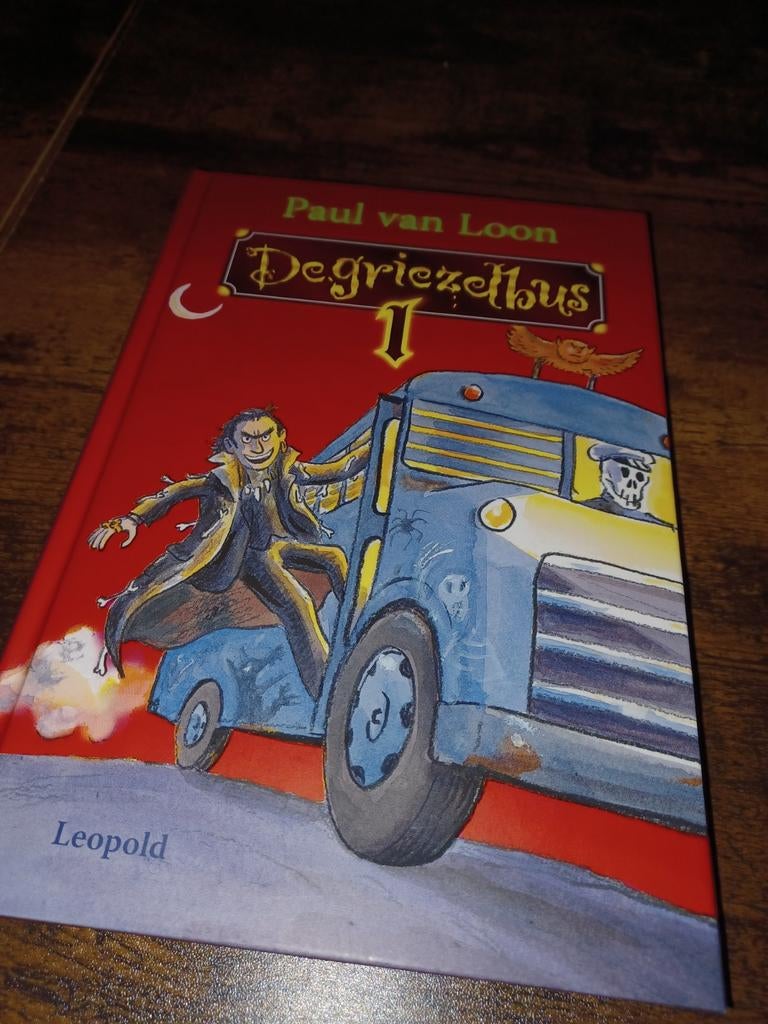 Griezelbus  raveleijn, bijten de buren, Boeken, Ophalen of Verzenden, Zo goed als nieuw, Fictie algemeen
