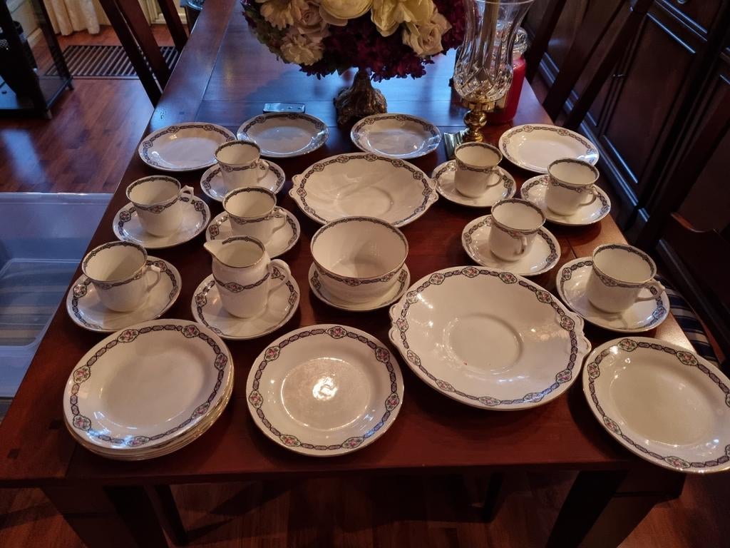 ANTIEK ENGELS TUSCAN GEBAK/THEE SERVIES UIT 1917, Ophalen