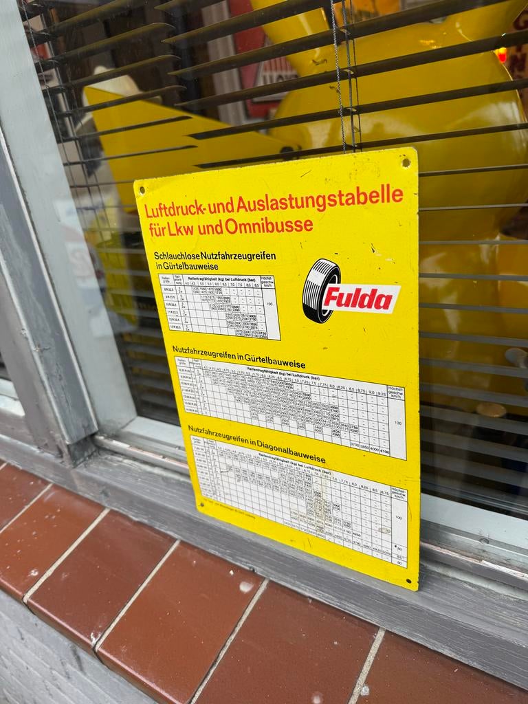 Fulda Luchtdruk Tabel voor Vrachtwagens en Bussen, Verzamelen, Reclamebord, ., Ophalen of Verzenden, .