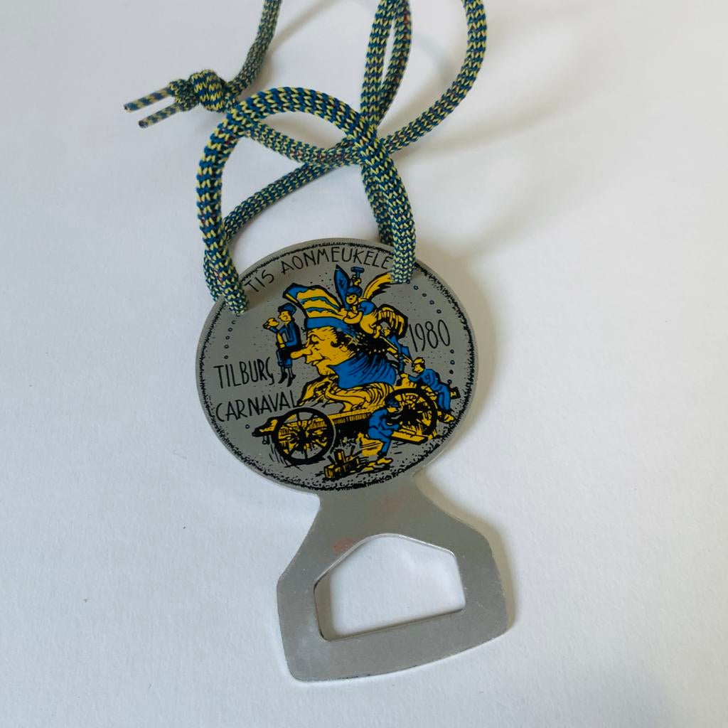 Tilburg Carnaval 1980 Flesopener, Ophalen of Verzenden, Carnaval