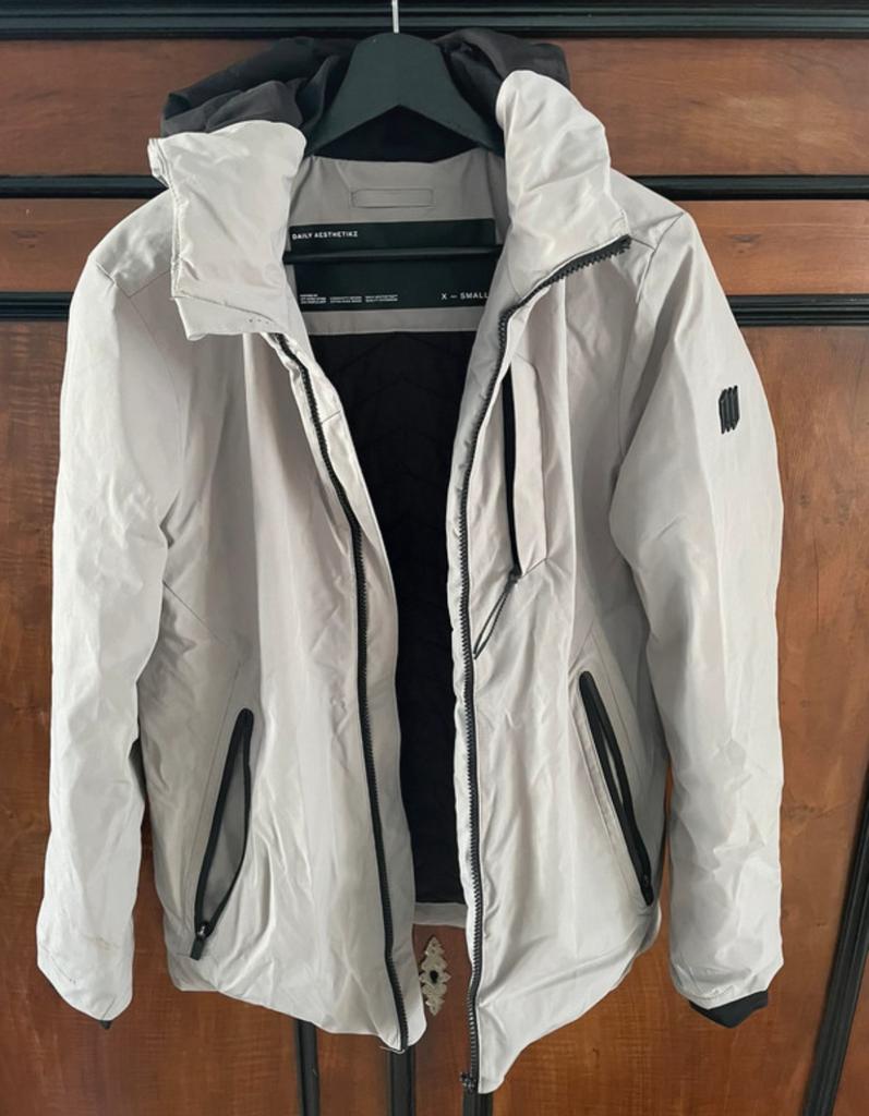Winterjas Daily Aesthetikz (The Sting), Kleding | Heren, Jassen | Winter, Ophalen of Verzenden, Zo goed als nieuw, Maat 46 (S) of kleiner