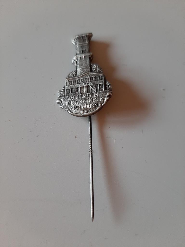 Speldje Julianatoren Apeldorn, Verzamelen, Speldjes, Pins en Buttons, Ophalen of Verzenden