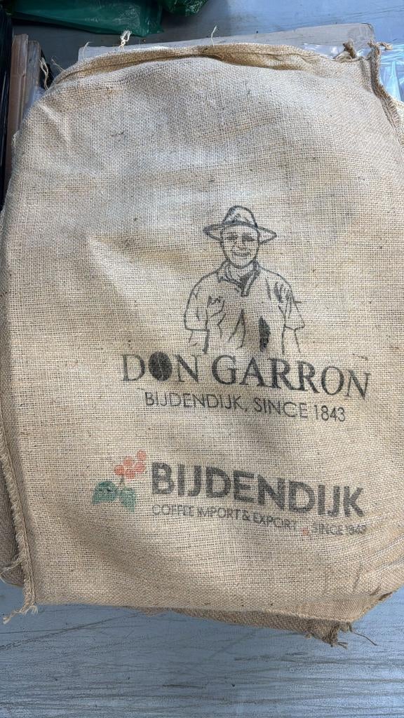 Jute zakken koffiebonen leeg decoratie Kenia Vietnam Brasil, Antiek en Kunst, Ophalen of Verzenden