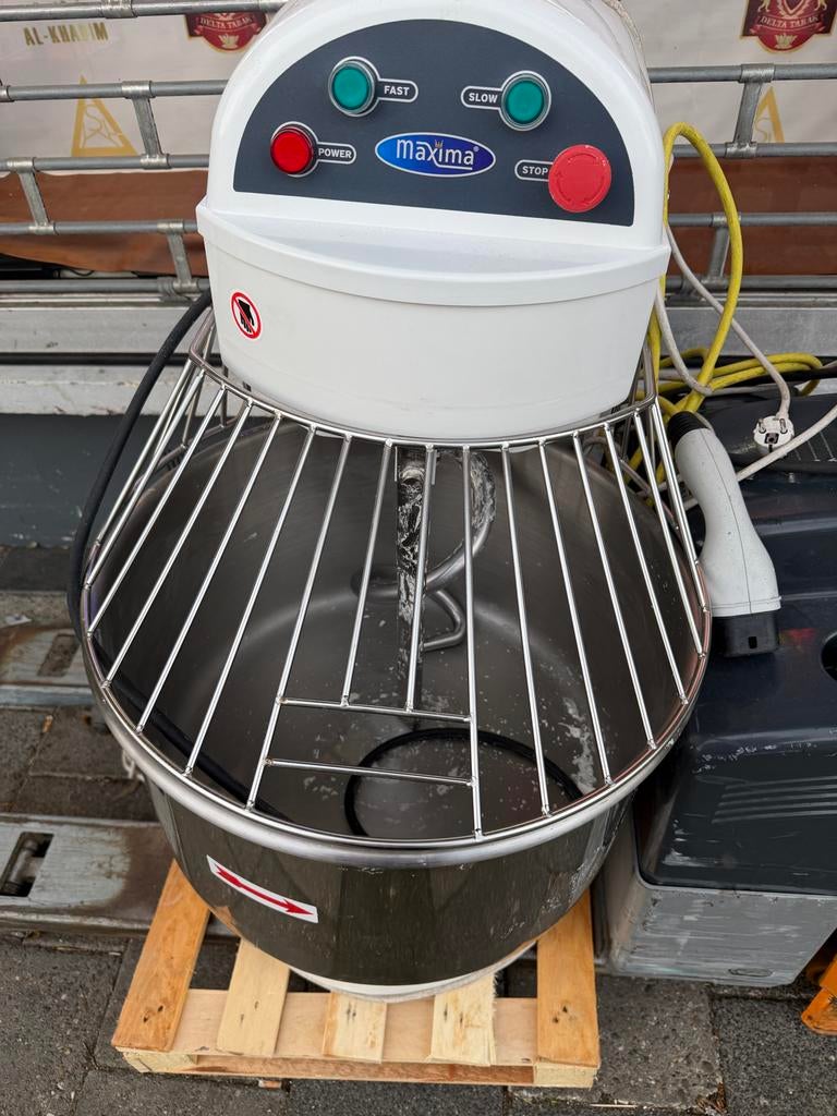 Maxima Spiraalkneder - 50 L - 32 Kg Deeg - 2 Snelheden, Ophalen of Verzenden, Gebruikt, Bakkerij en Slagerij