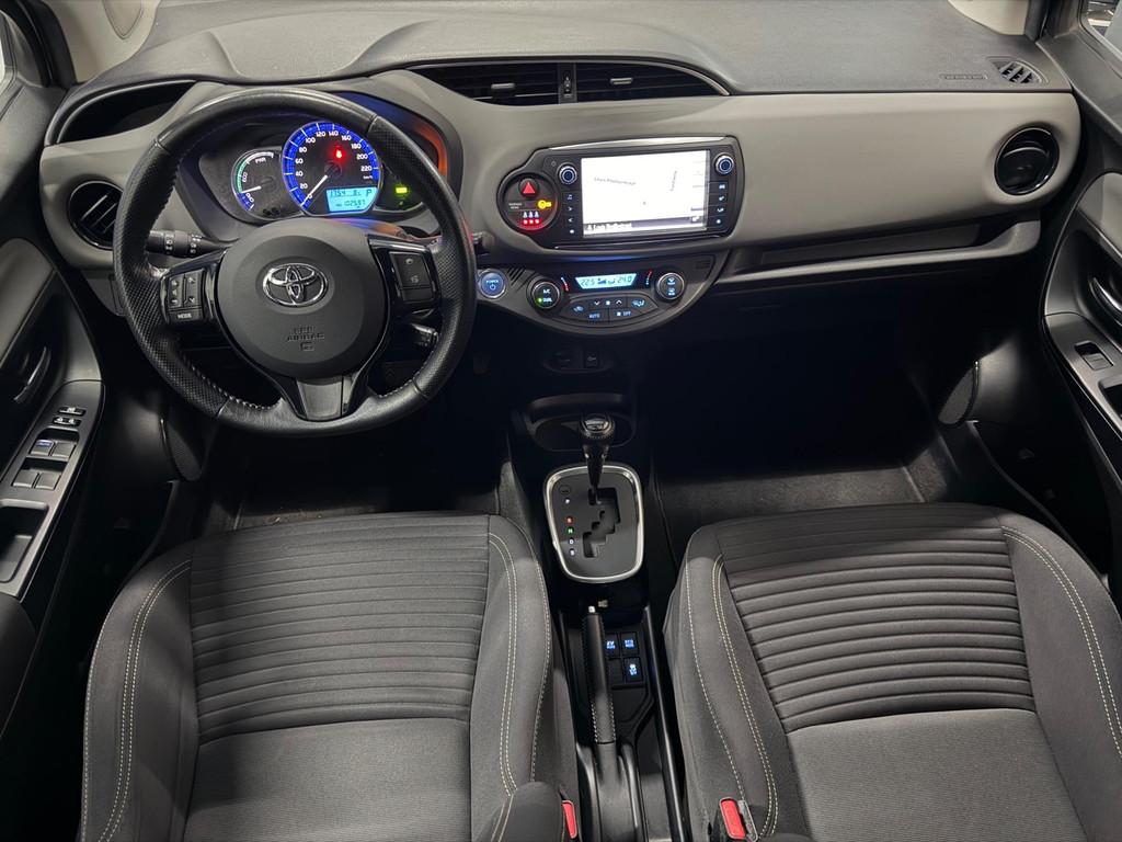 Toyota Yaris 1.5 Hybrid Lease Limited Bi-Tone, Voorwielaandrijving, Gebruikt, 4 cilinders, Met garantie (alle)