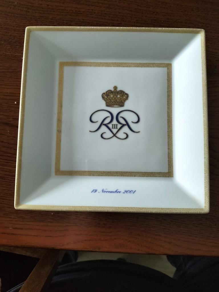 Porseleinen Bord Monaco Nationale Feestdag 2001, Verzenden, Servies