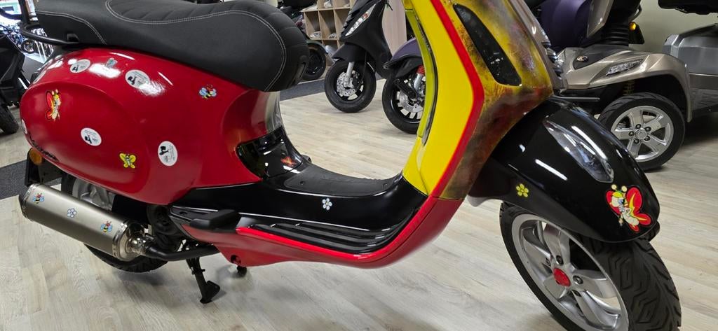 Te koop Vespa primavera 2017 snor uitvoering, Ophalen, Zo goed als nieuw, Benzine, Overige modellen