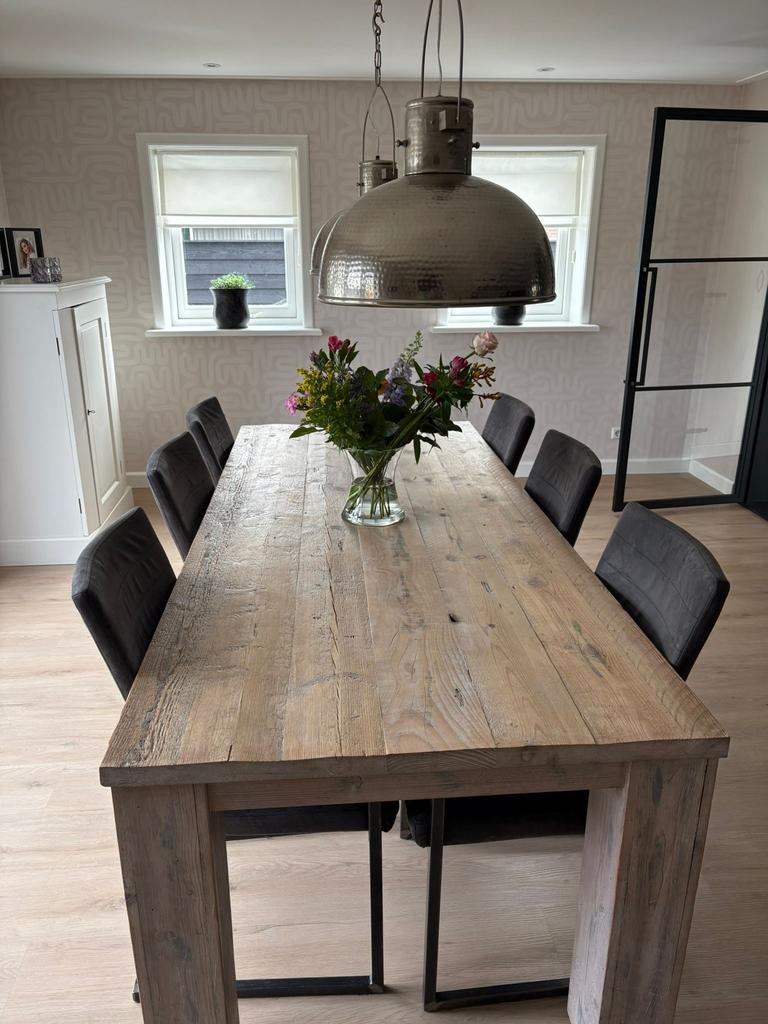 Mooie robuuste eettafel, Ophalen