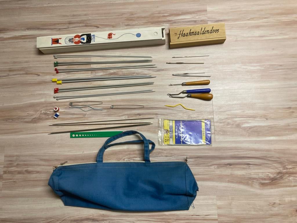 Brei- en haaknaalden set met accessoires en tas, Hobby en Vrije tijd, Breien en Haken, Ophalen of Verzenden, Zo goed als nieuw