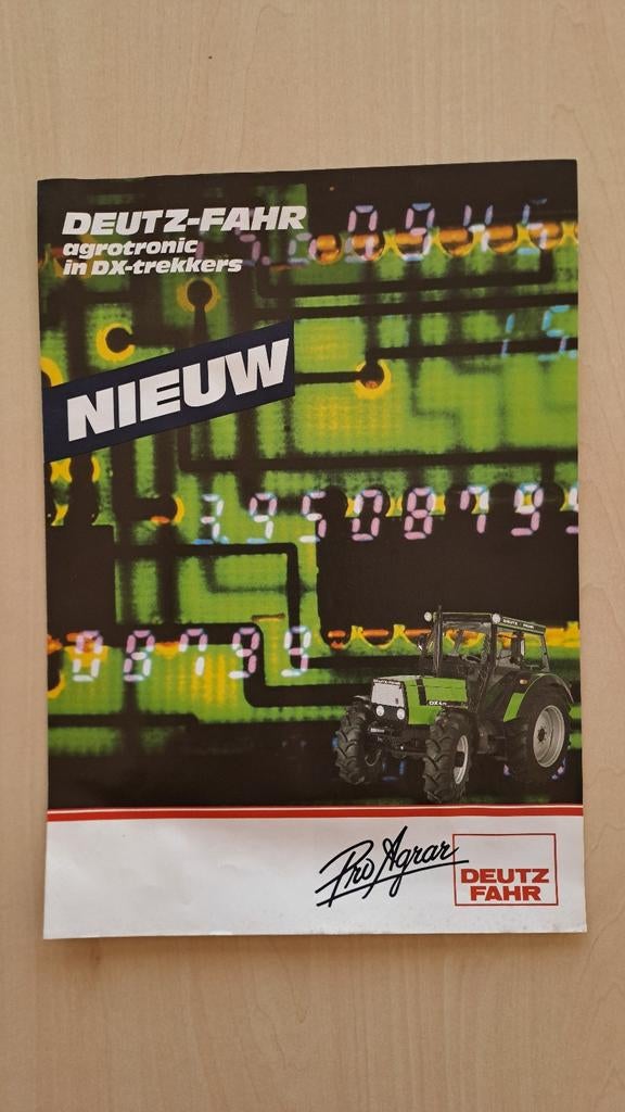 Folder DEUTZ FAHR agrotronic in DX trekkers, Ophalen of Verzenden, Zo goed als nieuw, Folder