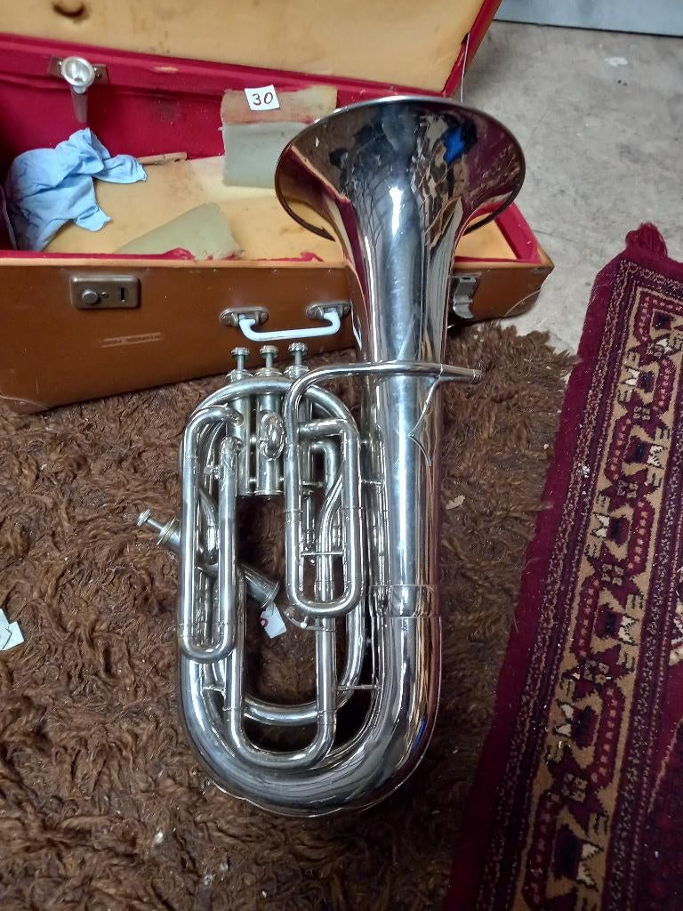 tuba, Ophalen, Gebruikt, Bes-tuba