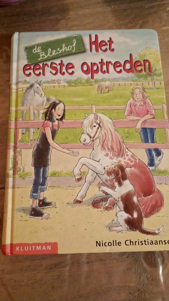 De Bleshof: Het eerste optreden, Ophalen, Fictie algemeen