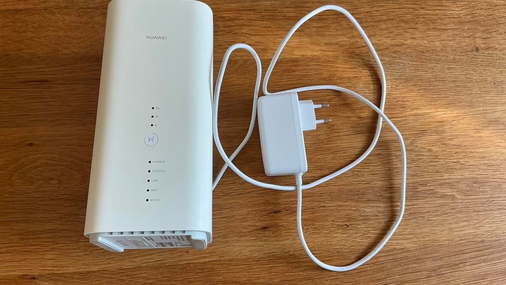 Huawei B818-263 router, Computers en Software, Routers en Modems, Ophalen of Verzenden, Zo goed als nieuw