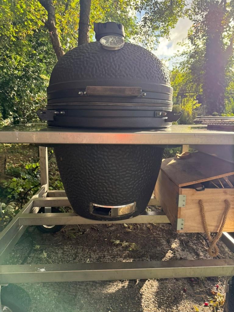 The Bastard Urban XL – in topstaat (optioneel met RVS tafel), Tuin en Terras, Houtskoolbarbecues, Ophalen, Zo goed als nieuw, Basterd