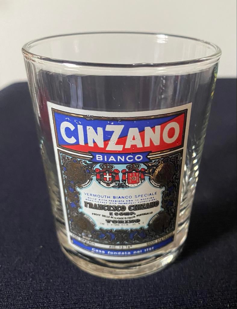 Glas van Cinzano Bianco Vermouth. Hoogte 9 cm., Verzamelen, Ophalen of Verzenden, Zo goed als nieuw, Borrel- of Shotglas