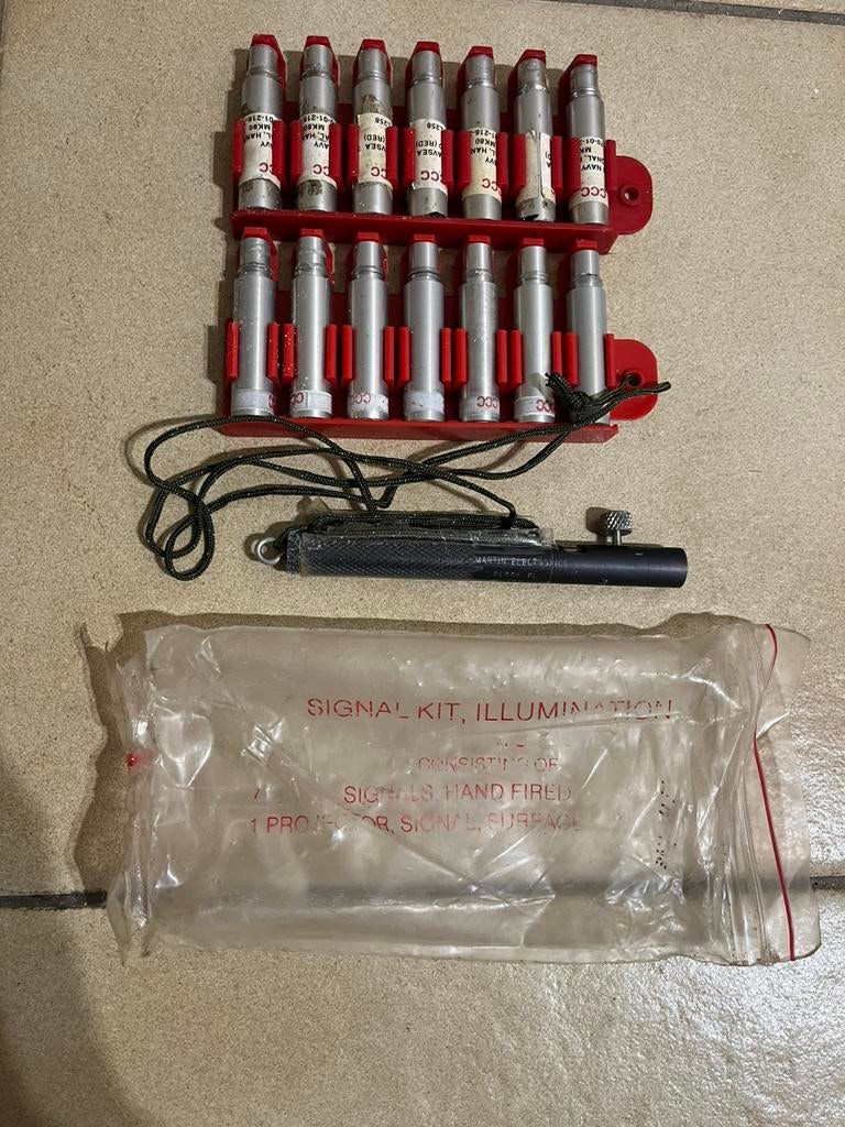 Schietstoel sein set, Ophalen of Verzenden, Landmacht, Nederland, Embleem of Badge