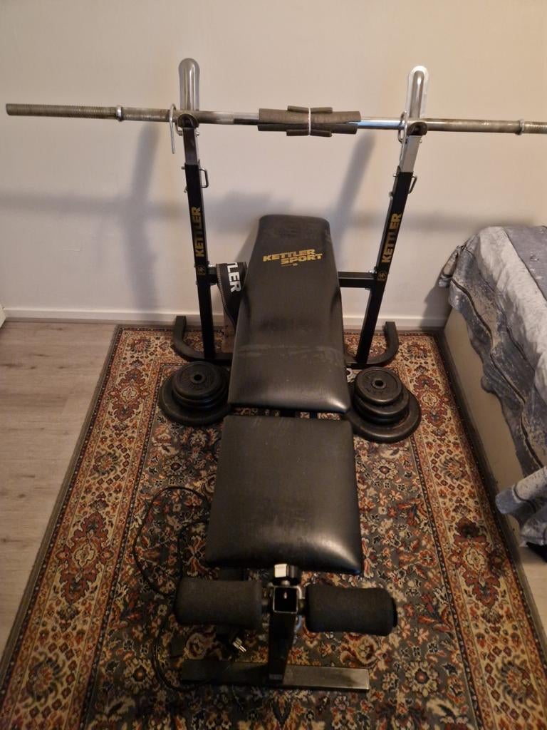 Inklapbare Halterbank Kettler met halterstang + 80kg gewicht, Sport en Fitness, Fitnessmaterialen, Ophalen of Verzenden, Gebruikt
