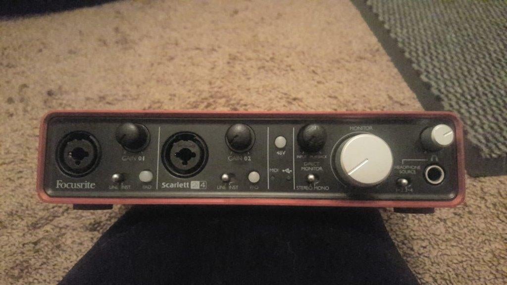 Focusrite Scarlett 2i4 Audio Interface PERFECT STAAT, Ophalen of Verzenden, Zo goed als nieuw