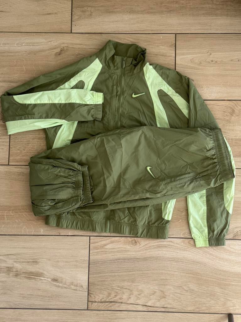 Nike x NOCTA Cargo Khaki/Green Tracksuit Set, Maat 48/50 (M), Nieuw, Ophalen of Verzenden, Groen