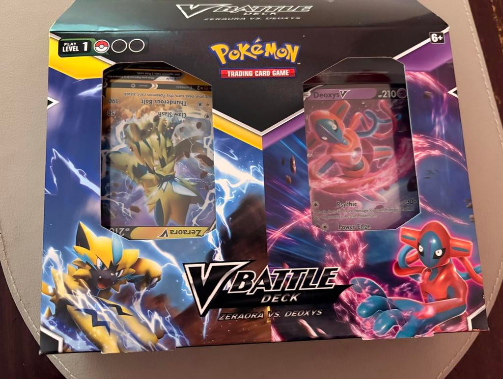Pokémon V Battle Deck: Zeraora vs Deoxys, Ophalen of Verzenden, Nieuw, Speeldeck