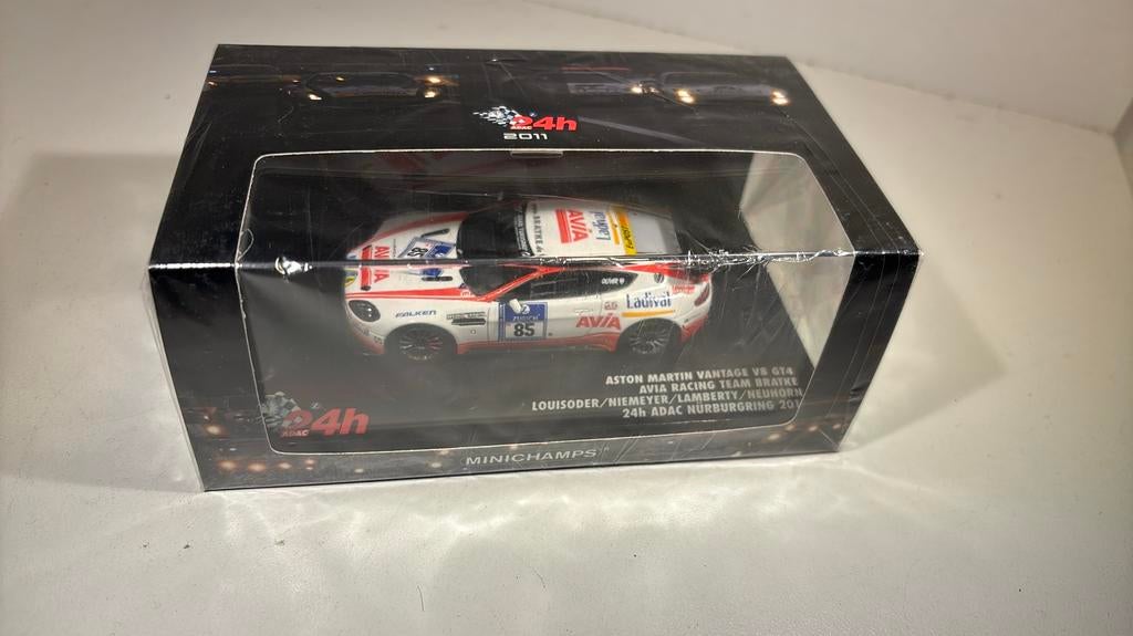 Aston martin vantage v8 gt4 #85 24h Nurburgring minichamps, Hobby en Vrije tijd, Modelauto's | 1:43, Ophalen of Verzenden, A, A
