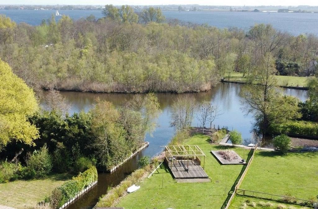 Recreatie eiland Westeinder plassen 615m2 met aanlegsteigers, Rijsenhout/ Aalsmeer, Verkoop zonder makelaar, 500 tot 1000 m²