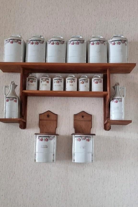 Brocante kruidenpotjes set met wandrek – compleet, Antiek en Kunst, Ophalen