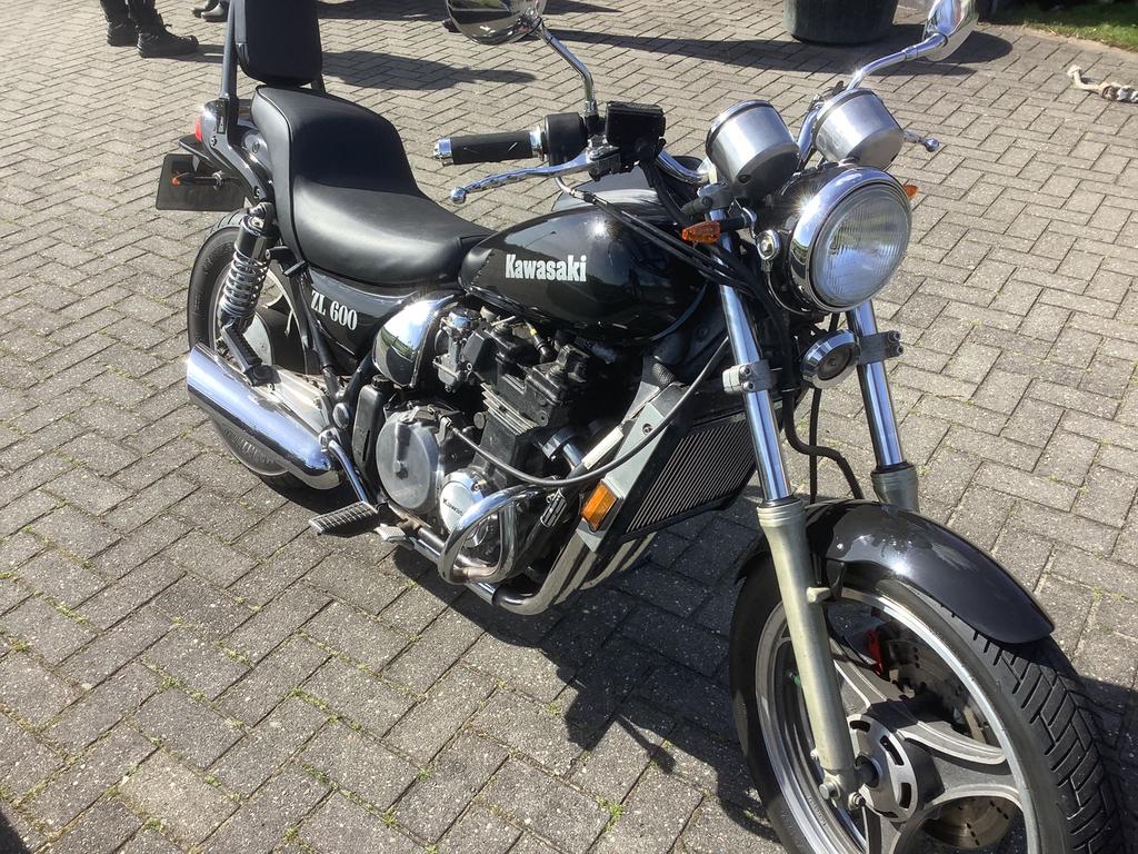 Kawasaki eliminator zl 600, Meer dan 35 kW, 600 cc, 4 cilinders, LED Verlichting
