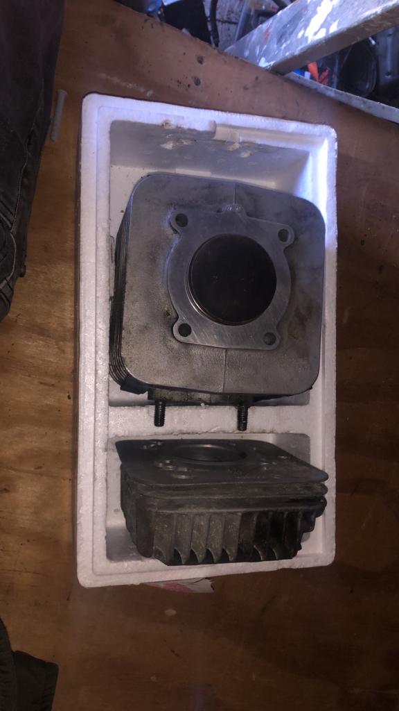 125cc lucht gekoelt cilinder, Ophalen of Verzenden, Zo goed als nieuw, Cilinder