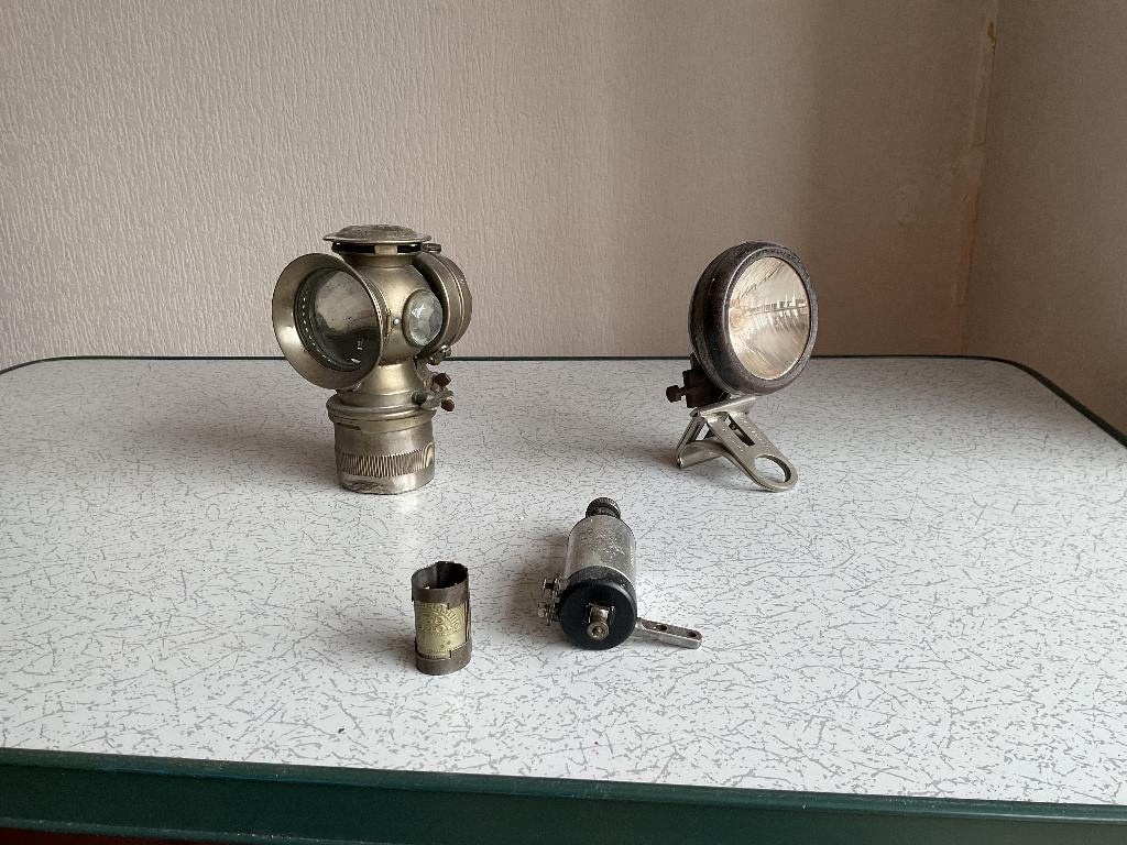 Fietslamp van voor WO2, Ophalen