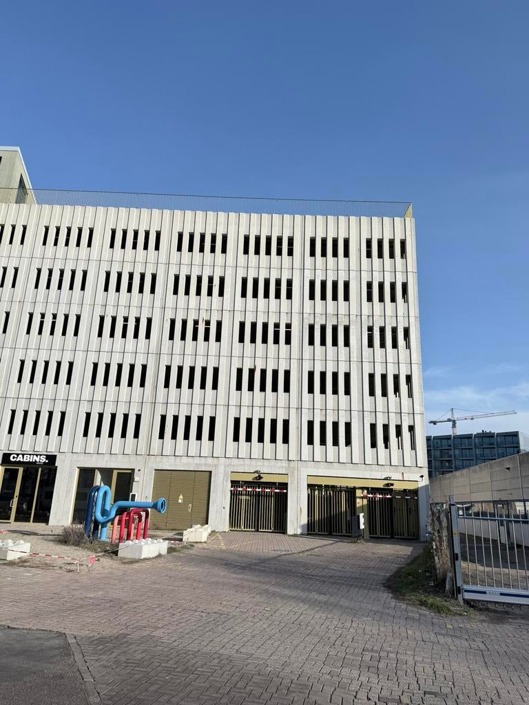 Parkeerplaats- No9 - grasweg - Amsterdam Noord -€215, Amsterdam