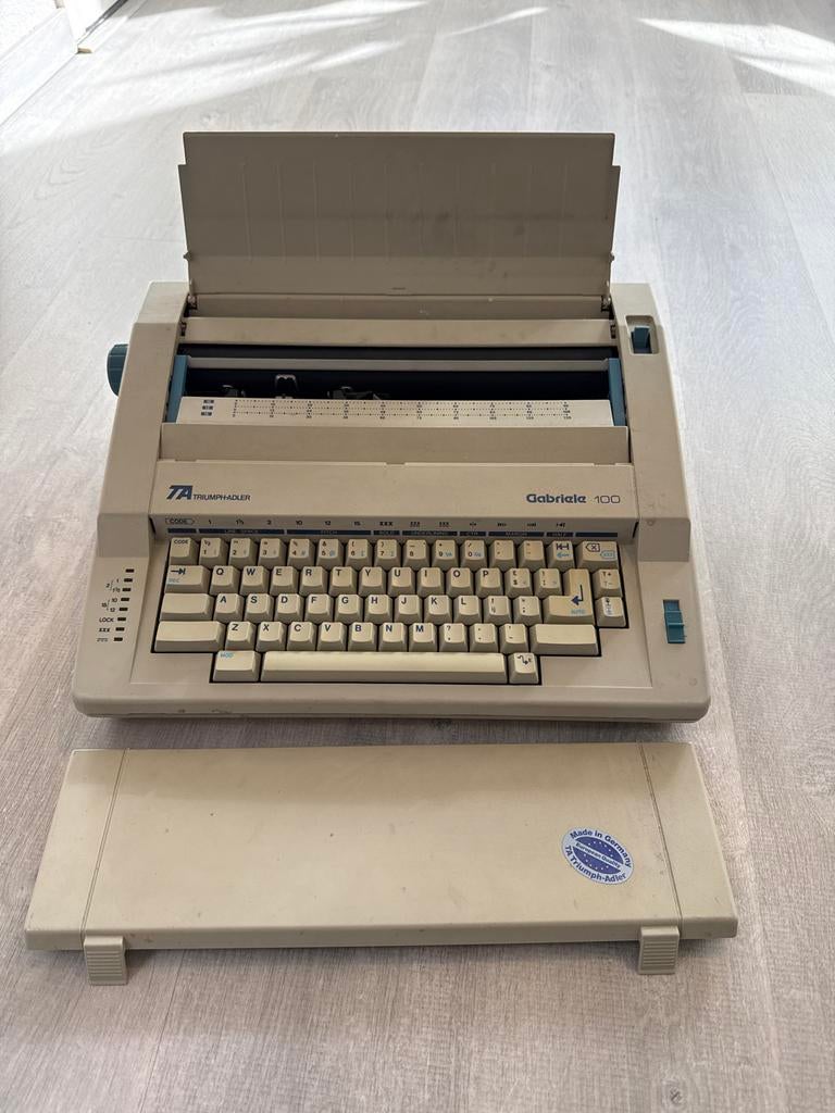 Electrische typemachine Triumph-Adler Gabriele 100, Ophalen of Verzenden, Gebruikt