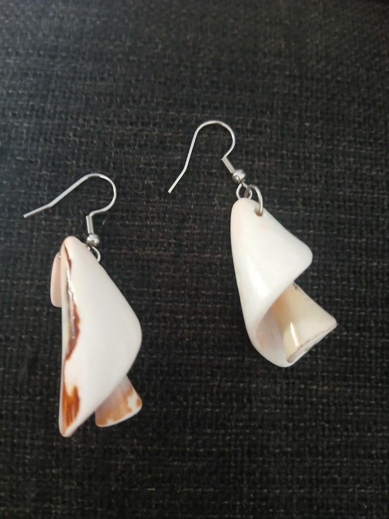 Vintage oorbellen van schelp, Ophalen of Verzenden