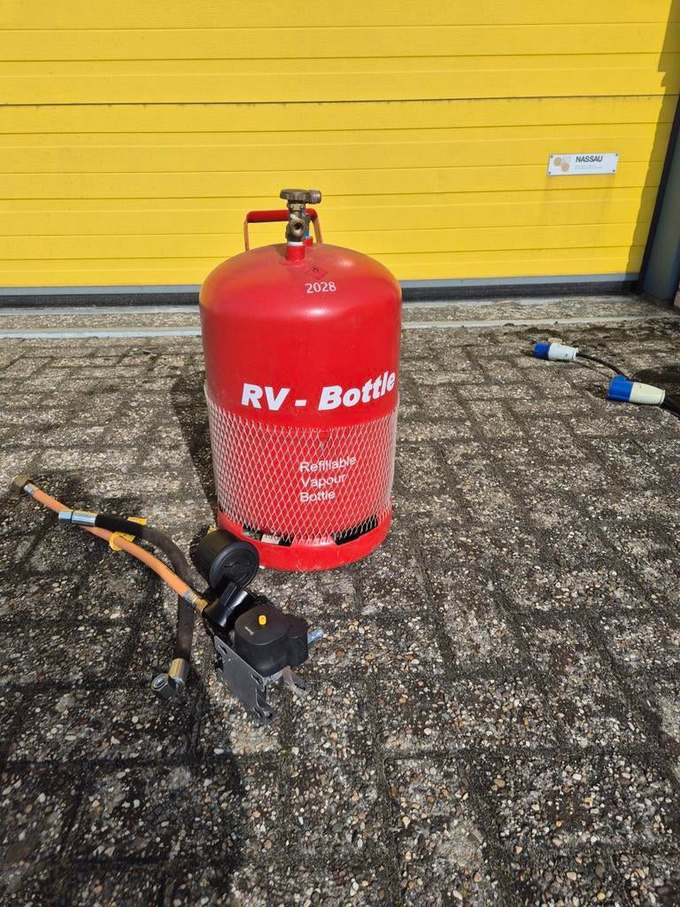 Gasfles met toebehoren, Ophalen