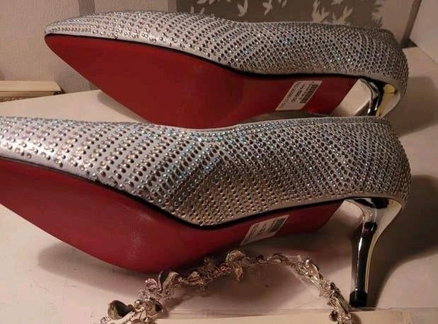 ZGAN Trouwschoenen zilver rood glitter steentjes mt 37 38, Ophalen of Verzenden, Zo goed als nieuw, Grijs, Schoenen