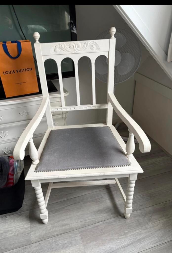 Kasteel stoel wit met grijs, Antiek en Kunst, Antiek | Meubels | Stoelen en Banken, Ophalen