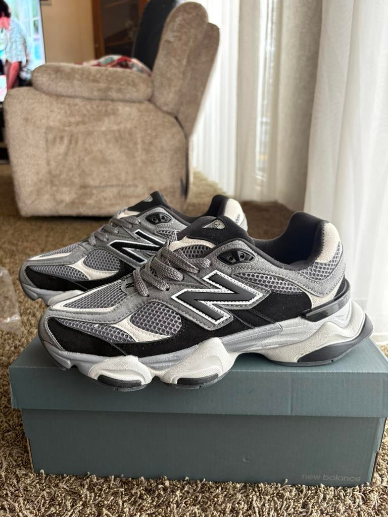New balance 9060 41, Kleding | Heren, Schoenen, Ophalen of Verzenden, Zo goed als nieuw