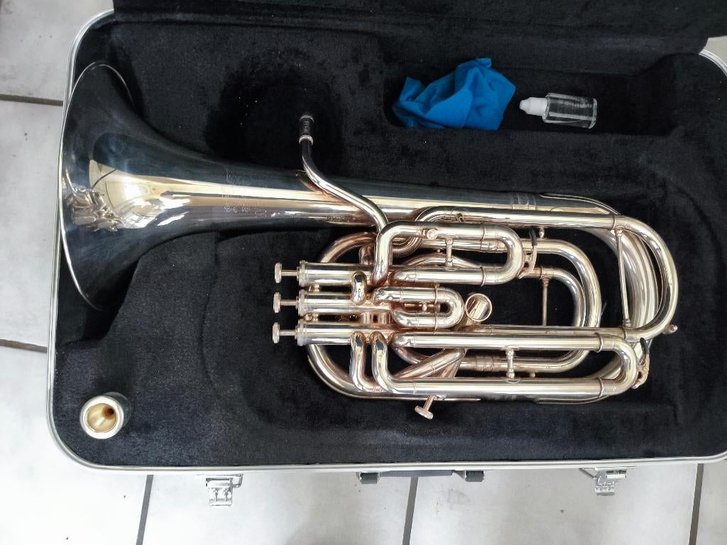 Wessex BR144 Silver Bariton, Muziek en Instrumenten, Blaasinstrumenten | Tuba's, Ophalen, Gebruikt, Euphonium of Tenortuba, Met koffer of draagtas