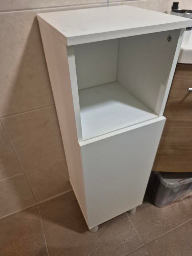 Badkamerkastje met deur en drie vakken, Ophalen, (Half)hoge kast, 50 tot 100 cm, Zo goed als nieuw