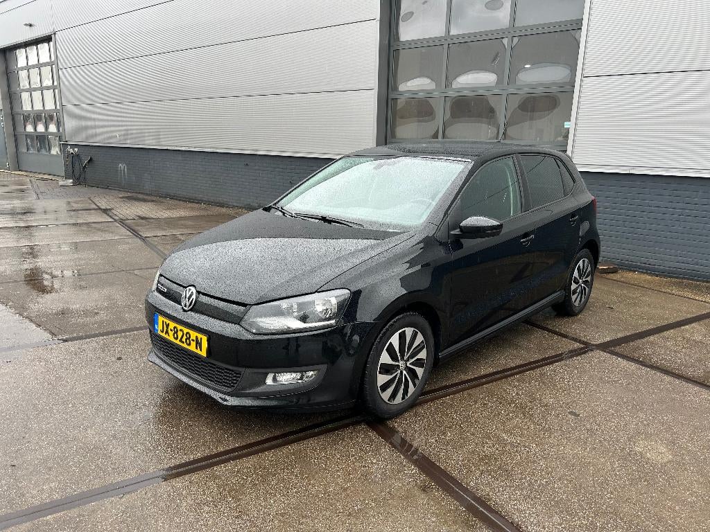 VW Polo 1.0 TSI BlueMotion 115pk | Apple CarPlay | Camera, Auto's, Voorwielaandrijving, Stof, 40 €/maand, Zwart