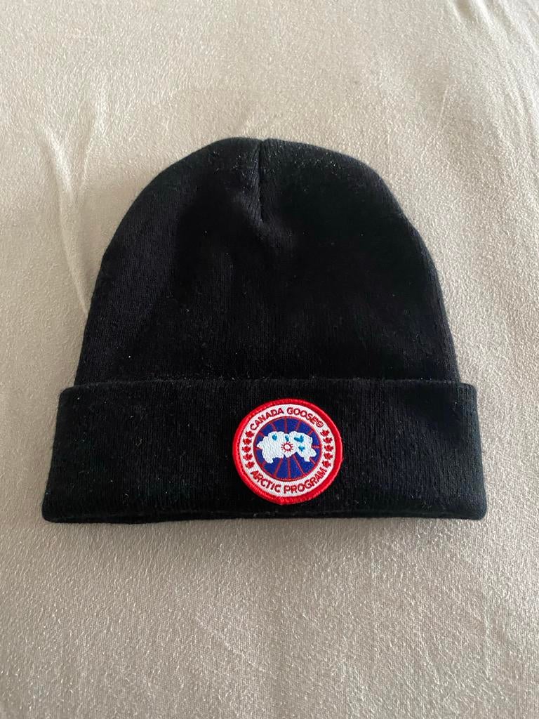 Canada Goose Muts Zwart - Zo goed als nieuw, Ophalen of Verzenden, Zo goed als nieuw, Maat 38/40 (M), Muts